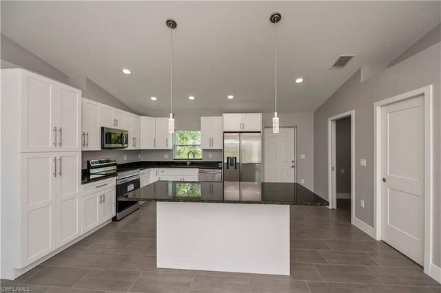 6073 Kumquat CIR, Labelle, FL 33935