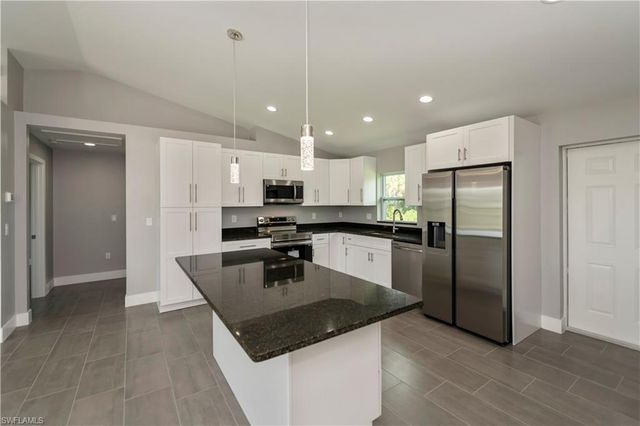 6073 Kumquat CIR, Labelle, FL 33935