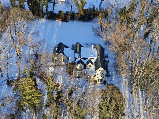 55 Titus Lane, Cold Spring Harbor, NY 11724