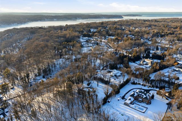 55 Titus Lane, Cold Spring Harbor, NY 11724