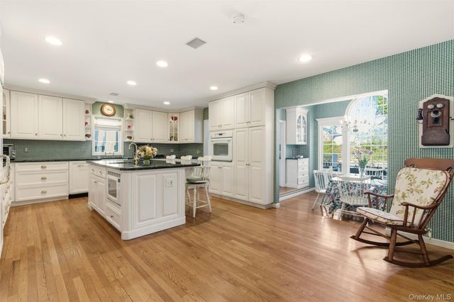 55 Titus Lane, Cold Spring Harbor, NY 11724