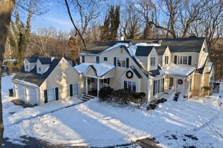 55 Titus Lane, Cold Spring Harbor, NY 11724