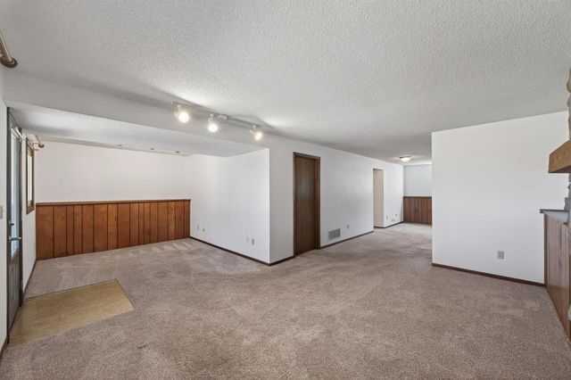 16801 Mankato Street NE, Andover, MN 55304