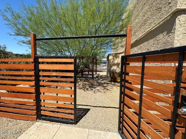 9647 N 10th Avenue 102, Phoenix, AZ 85021