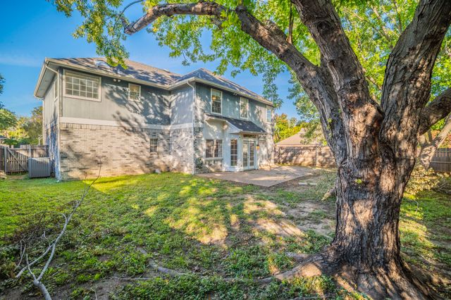 1240 Trinity Drive, Benbrook, TX 76126