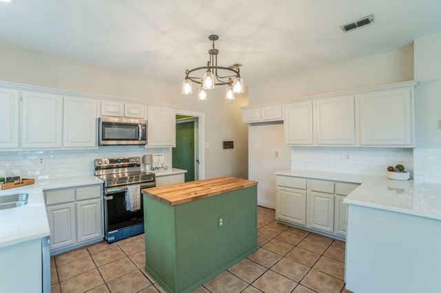 1240 Trinity Drive, Benbrook, TX 76126