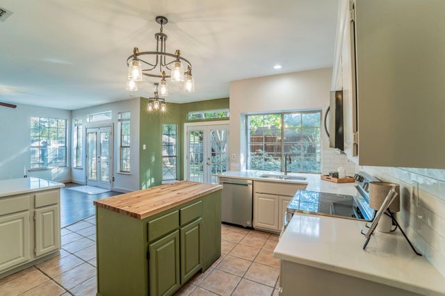 1240 Trinity Drive, Benbrook, TX 76126