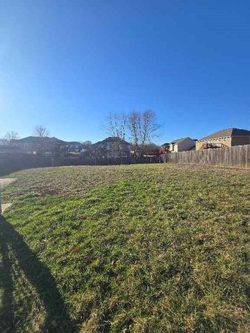 4000 Cades Cove, Leavenworth, KS 66048