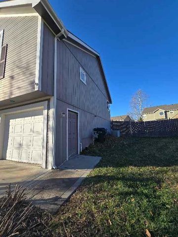 4000 Cades Cove, Leavenworth, KS 66048