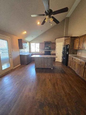 4000 Cades Cove, Leavenworth, KS 66048