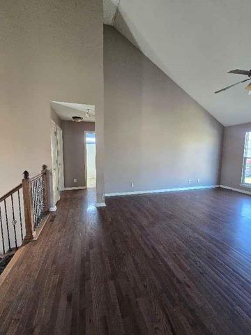 4000 Cades Cove, Leavenworth, KS 66048