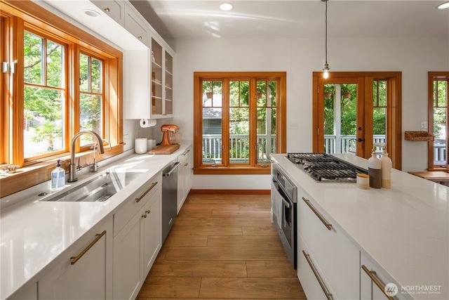 164 McGraw Street, Seattle, WA 98109