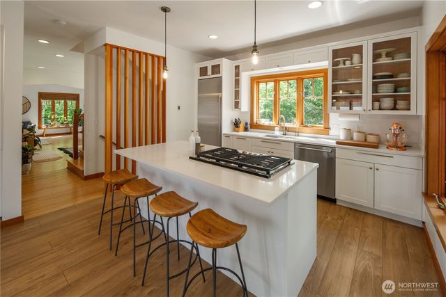 164 McGraw Street, Seattle, WA 98109