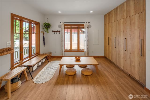 164 McGraw Street, Seattle, WA 98109