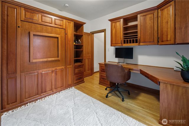 164 McGraw Street, Seattle, WA 98109