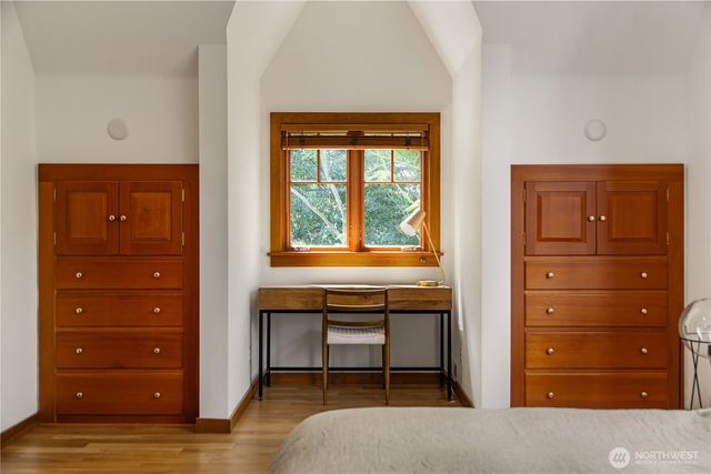 164 McGraw Street, Seattle, WA 98109