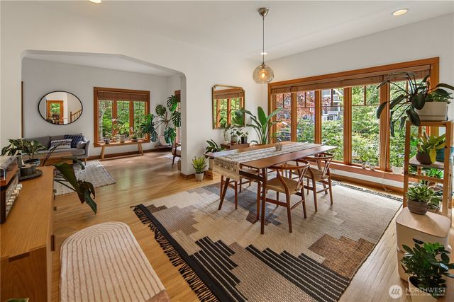 164 McGraw Street, Seattle, WA 98109