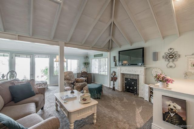 1786 Point Street, Commerce Charter Township, MI 48382