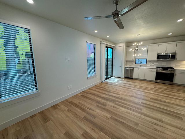 1133 Walton LN 2, Austin, TX 78721