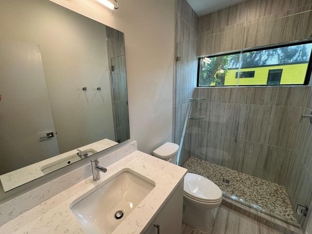 1133 Walton LN 2, Austin, TX 78721