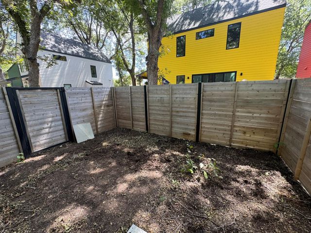 1133 Walton LN 2, Austin, TX 78721