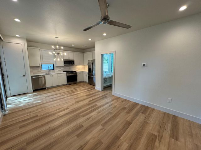 1133 Walton LN 2, Austin, TX 78721