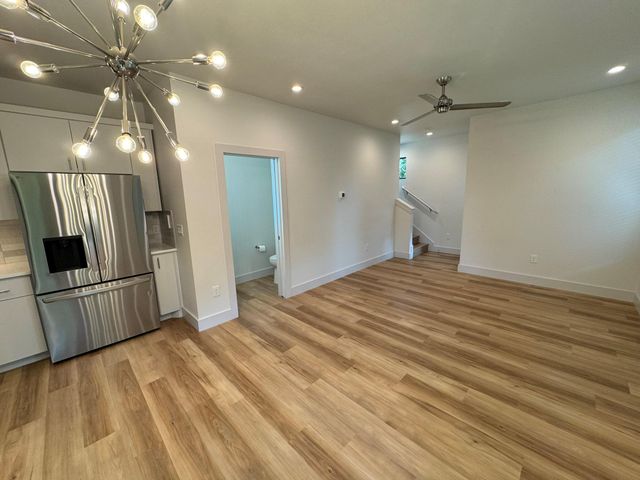 1133 Walton LN 2, Austin, TX 78721