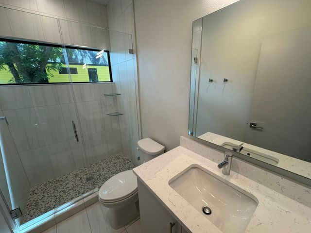 1133 Walton LN 2, Austin, TX 78721