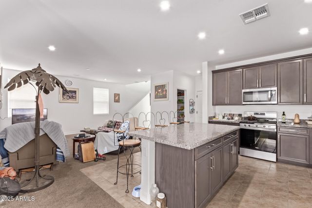 7449 W PECK Drive, Glendale, AZ 85303