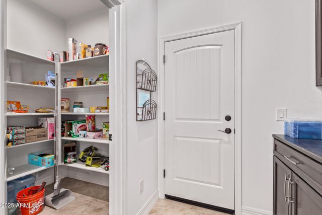 7449 W PECK Drive, Glendale, AZ 85303