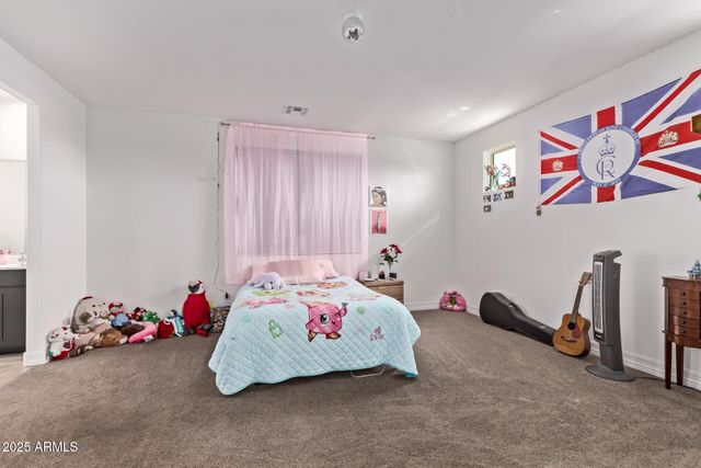 7449 W PECK Drive, Glendale, AZ 85303