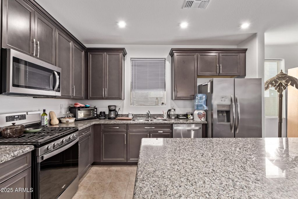 7449 W PECK Drive, Glendale, AZ 85303 — photo 2