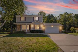 2854 Beacham Drive, Waterford, MI 48329