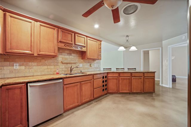 1912 Mulberry CT, San Marcos, TX 78666