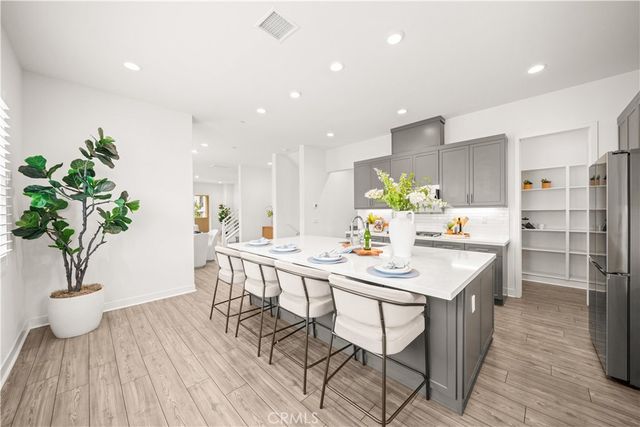 333 Baluster, Irvine, CA 92618