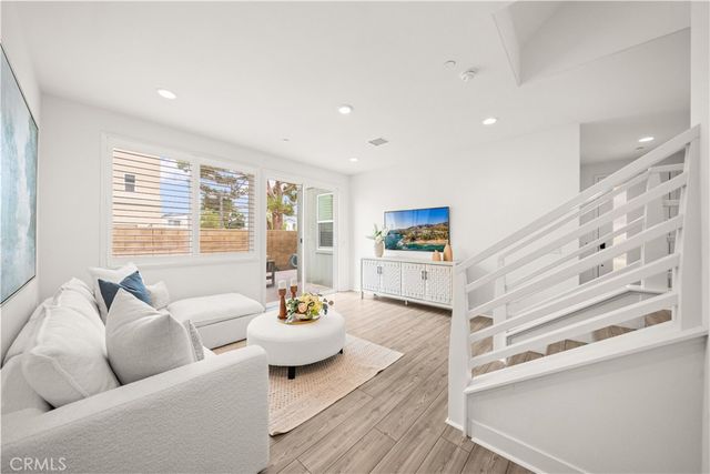 333 Baluster, Irvine, CA 92618