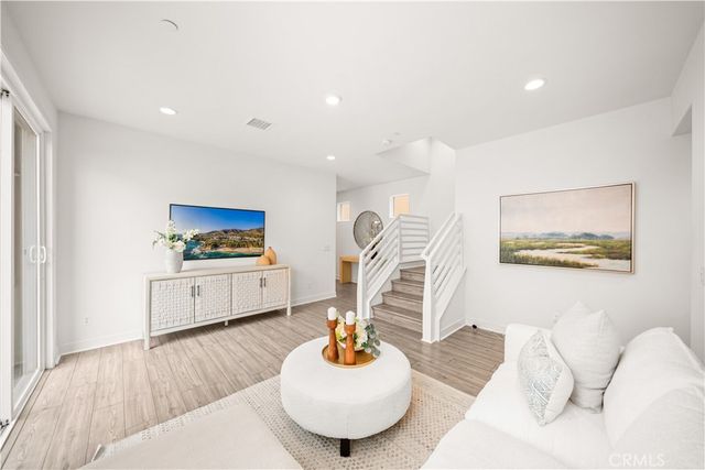 333 Baluster, Irvine, CA 92618