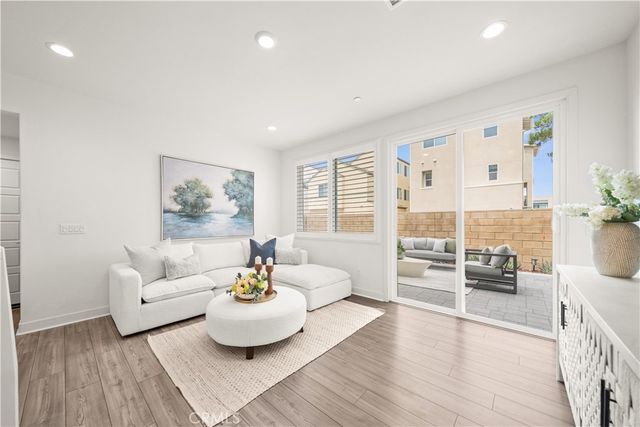 333 Baluster, Irvine, CA 92618