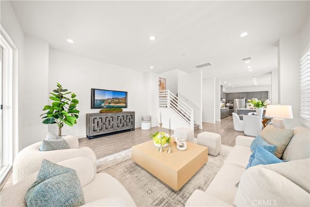 333 Baluster, Irvine, CA 92618