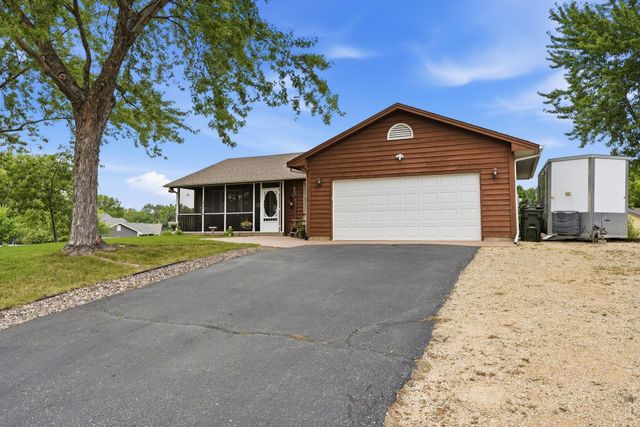 17314 Greentree Path, Lakeville, MN 55044