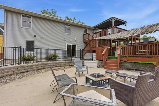 17314 Greentree Path, Lakeville, MN 55044