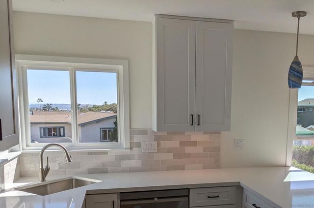 934 Candlelight Place, La Jolla, CA 92037