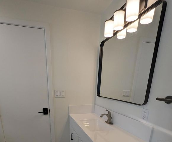 934 Candlelight Place, La Jolla, CA 92037