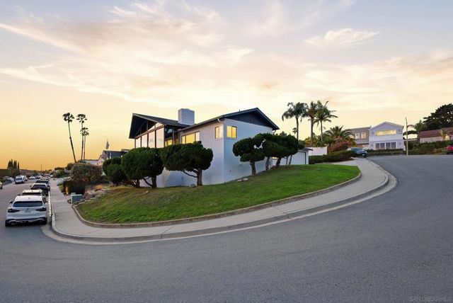 934 Candlelight Place, La Jolla, CA 92037