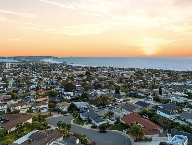 934 Candlelight Place, La Jolla, CA 92037