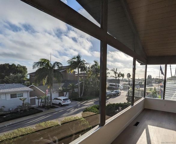 934 Candlelight Place, La Jolla, CA 92037