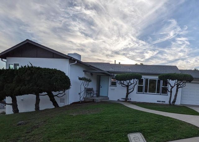 934 Candlelight Place, La Jolla, CA 92037