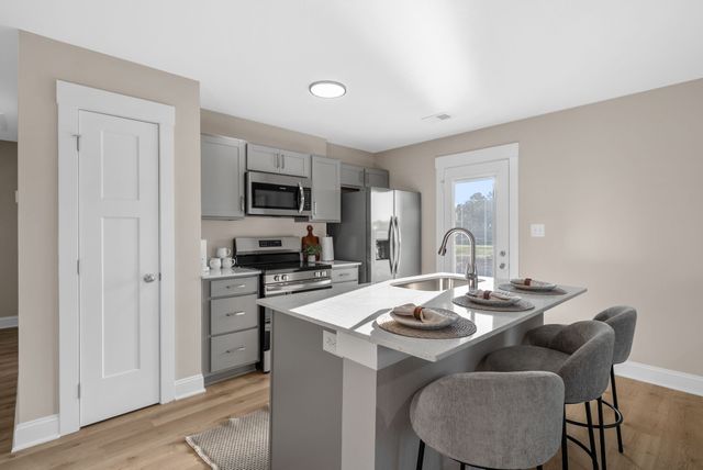 215 Primrose Way, Oak Grove, KY 42262