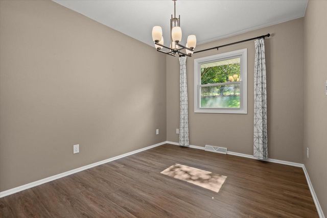 W277S4070 Green Country ROAD, Waukesha, WI 53189