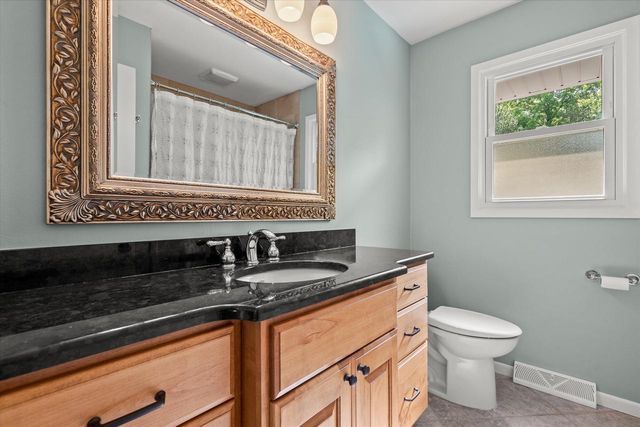 W277S4070 Green Country ROAD, Waukesha, WI 53189